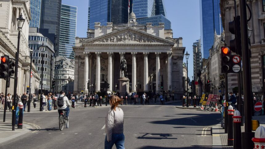 108128007 1744063518920 gettyimages 2208514868 VukValcicCity070425 20JPG