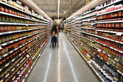 108196745 1757505650057 gettyimages 2228232038 ocr l hmart opens 0808 jg 11
