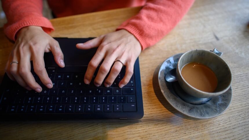 Europe Eyes Talent Boost as U.S. H-1B Visa Fees Surge 1 108202719 1758634631004 gettyimages 2204088123 20090101250312 99 200047