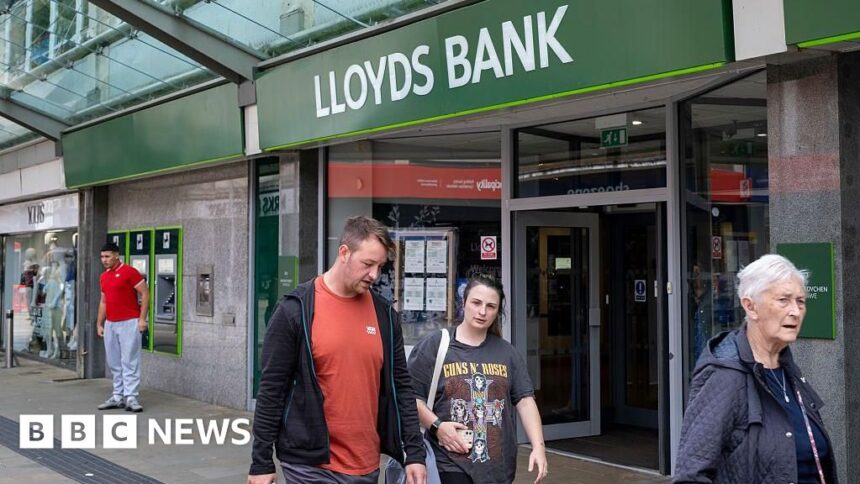 Lloyds Banking Group to Risk Thousands of Jobs in Performance Shake-Up 1 51d647c0 8972 11f0 98f2 cd8f6b6d31dc