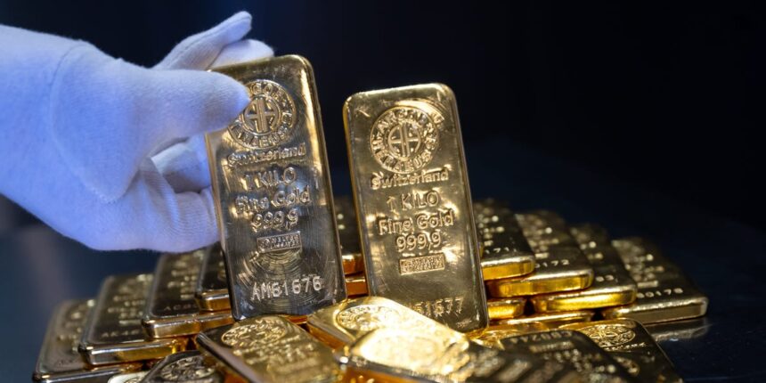Gold Reaches All-Time High Amidst Stock Market Surge and Inflation Concerns 1 68dc066d5dbc4fd10da9dbf2