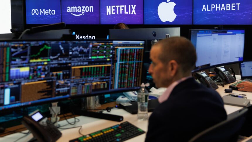 Stock Futures Slip as Big Tech Earnings Weigh and Fed Signals Caution on Future Rate Cuts 1 107176649 1722360034356 107176649 1673370154772 NUP 200112 10031