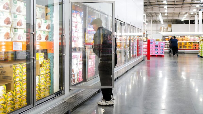 Social Security COLA Announcement Delayed Amid Federal Government Shutdown 1 108128703 1744146659336 gettyimages 2208621646 AFP 39LG4XU