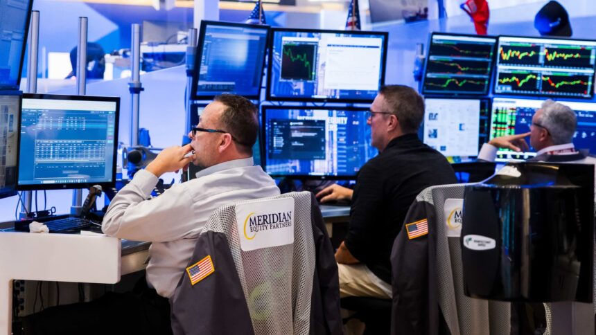 108209354 1759934708495 Traders Photo 20251007 KK PRESS 002