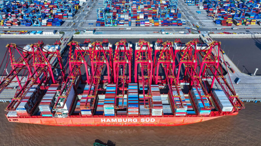 Market Rally Fueled by Potential U.S.-China Trade Truce and Strong Earnings Outlook 1 108212324 17605308022025 10 15t014316z 87807455 rc239haeftgs rtrmadp 0 usa shipping port fees