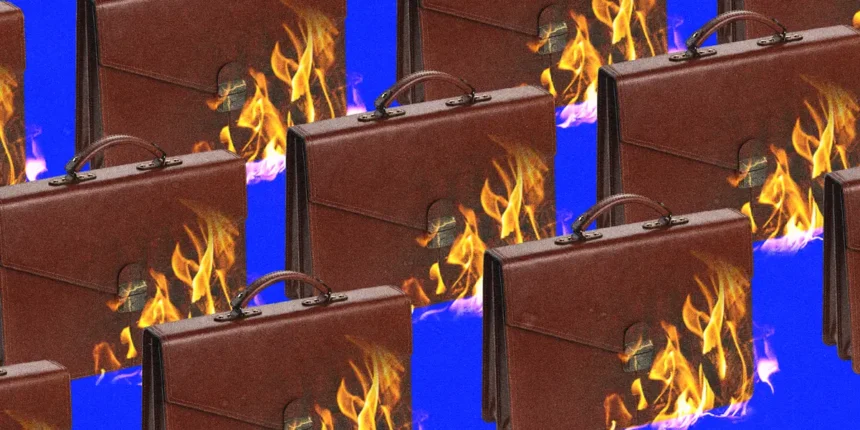 Amazon Announces Mass Layoffs of 14,000 Employees Amid AI Shift 1 690105d70be9845f2dc540c7