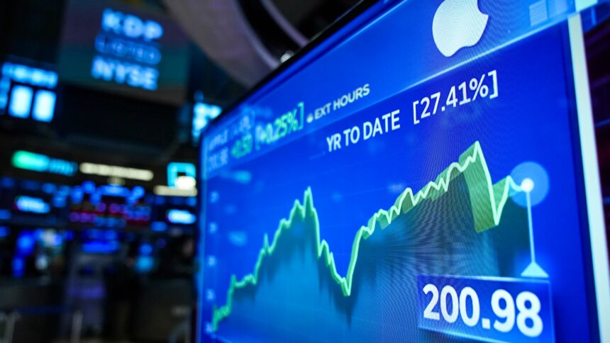 Tech Giants Drive Wall Street to New Heights Amid Investor Unease and Signs of a Possible Bubble 1 86933279007 getty images 1161471604