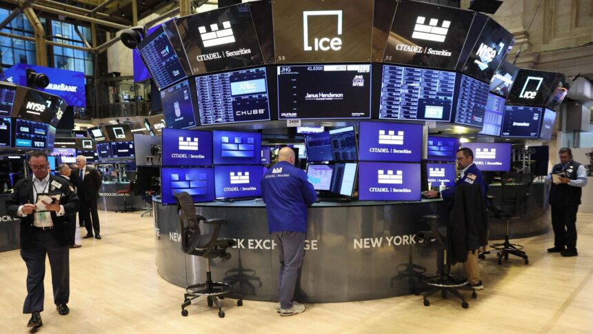 US Stock Indices Reach Record Highs Amid Trade Truce Optimism and Fed Meeting 1 Stocks 1761573426605 1761573426771