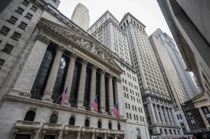 US stocks retreat as government shutdown concerns weigh on Wall Street 1 cb17a5c0 7865 11f0 bb7e 62177fee3fee