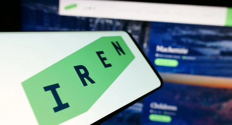 shutterstock 2462551451