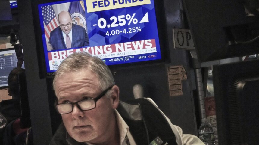 U.S. Stock Market Surges Despite Government Shutdown and Economic Uncertainty 1 urlhttps3A2F2Fassets.apnews.com2F092F6e2F82d51664765ae2b03c6bcc20df682F4edc6f608d6045418062