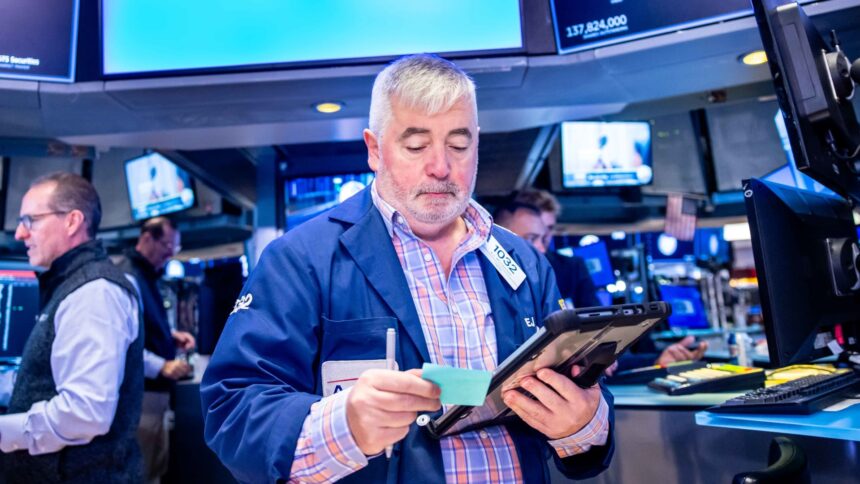 108221788 1762358980073 Traders Photo 20251104 KK PRESS 012