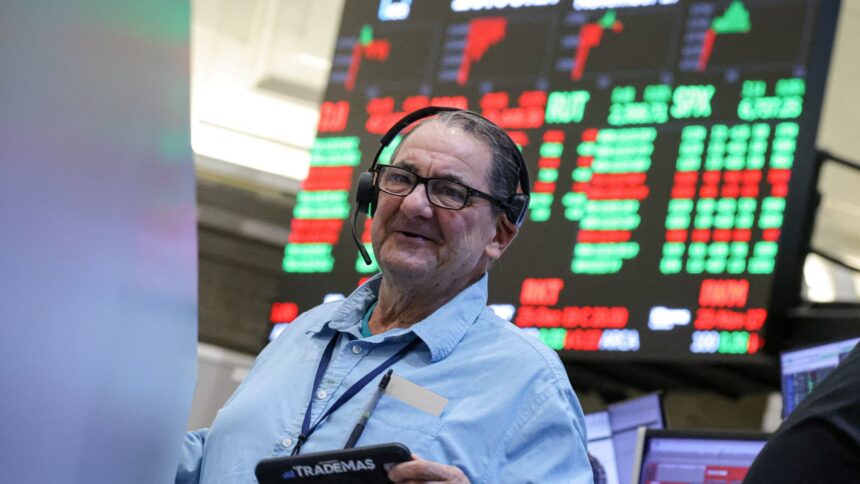 108226889 17633972862025 11 17t163358z 1862780784 rc2fyha66ene rtrmadp 0 usa stocks