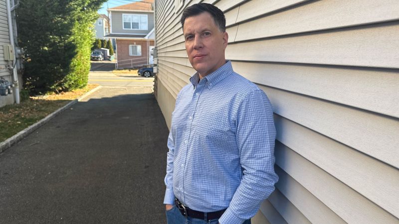 Facebook Romance Turns into $280,000 Scam for New Jersey Man 1 251128 as us josephnovak photo 228590 0119