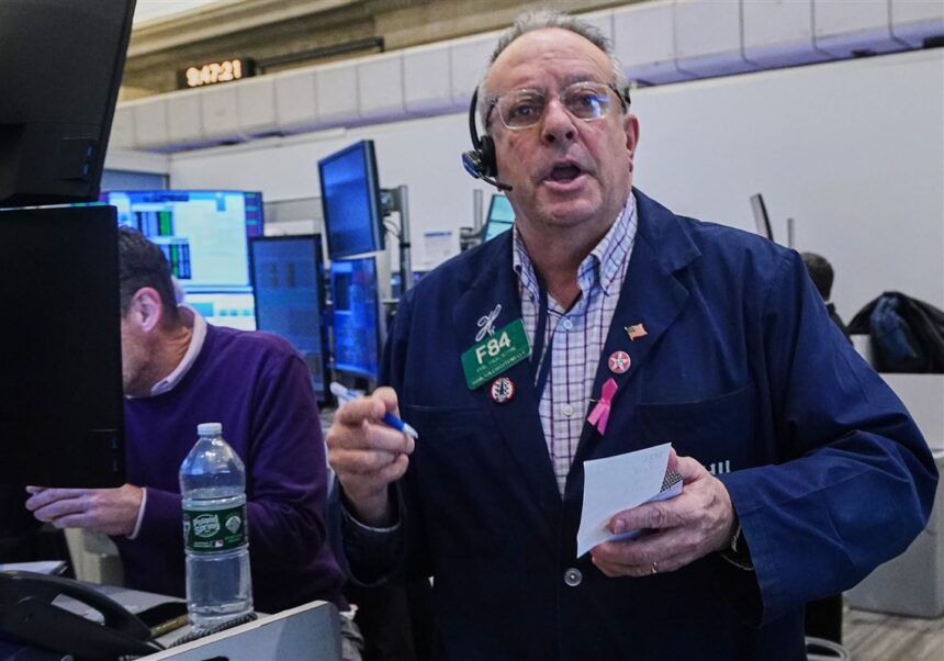 Financial Markets Wall Street 2346 1763736185