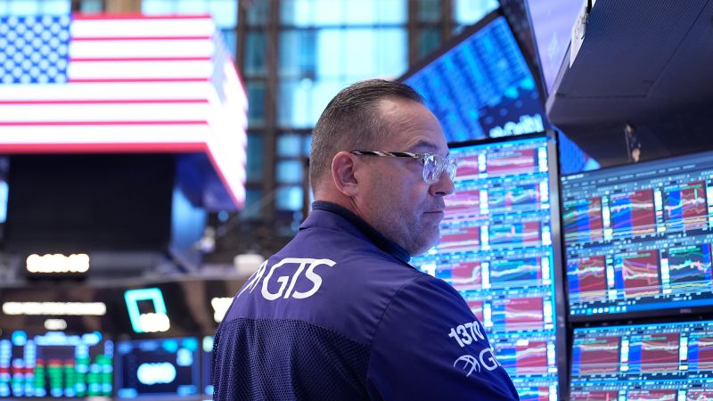 Dow Surges to Record High Amid Optimism Over Potential End to Government Shutdown 1 ap25315559381418