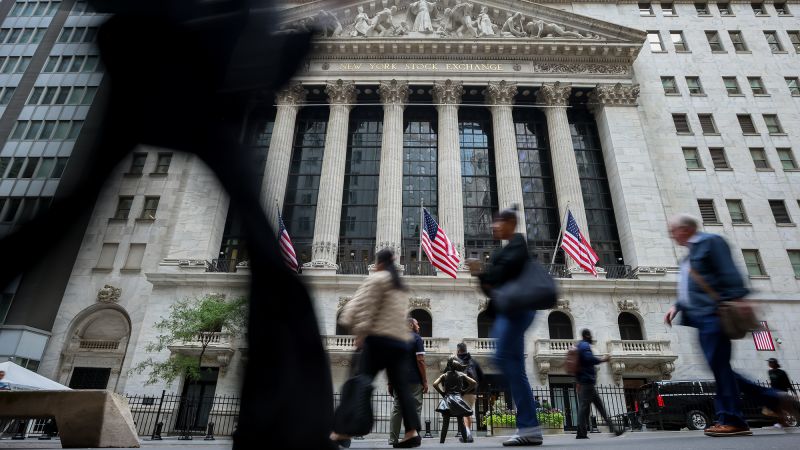 US Stock Market Reaches Record Highs One Year After Trump's Reelection 1 gettyimages 2236260185