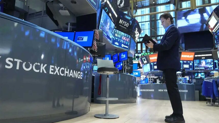 U.S. Stock Market Closes Early for Thanksgiving Holiday Amid Anticipation of Fed Rate Cut 1 stock exchange market index