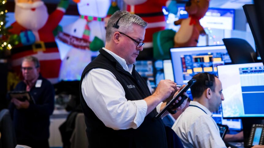 108243746 1766083270264 Traders Photo 20251218 KK PRESS 005