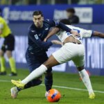 Mattia Zaccagni espulso nel match Parma-Lazio per un brutto fallo