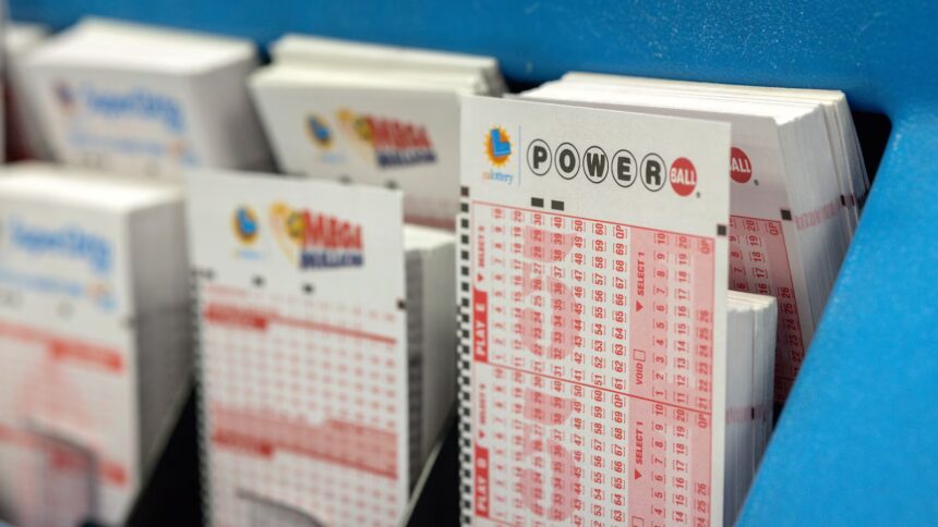 Powerball jackpot soars to $930 million ahead of Wednesday drawing