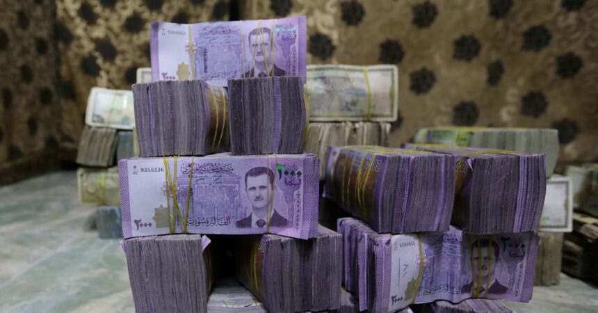 Syria to Begin Swapping Old Banknotes for New Ones in 2026 to Strengthen Currency 1 RXPMCRHPOBJTXD6V76PDJY22NQ