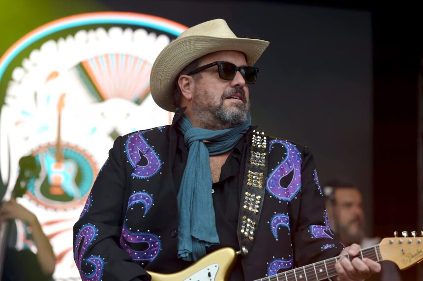 Raul Malo of The Mavericks Celebrated by Fans as He Battles Stage 4 Cancer