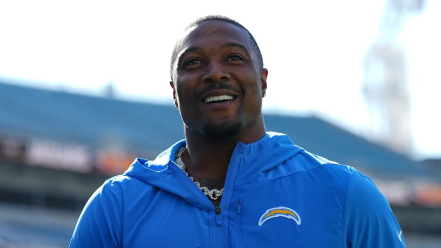 Tony Jefferson's Revival Strengthens Chargers' Secondary in 2025 Season