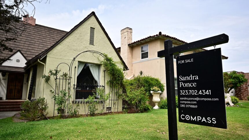 Trump Proposes Ban on Large Institutional Investors Buying Single-Family Homes 1 108192125 1756414121008 gettyimages 2231824979 AFP 72RA6ZQ