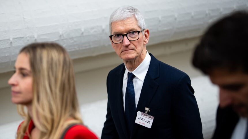 108242660 1765922031640 gettyimages 2250438508 COOK CAPITOL