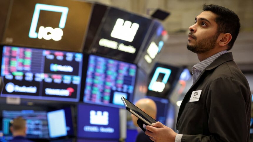 Jim Cramer Predicts Alphabet Stock Could Jump Another 20% Following Strong Rally 1 108248836 17677180672026 01 06t164539z 1434661351 rc2pviab751y rtrmadp 0 usa stocks