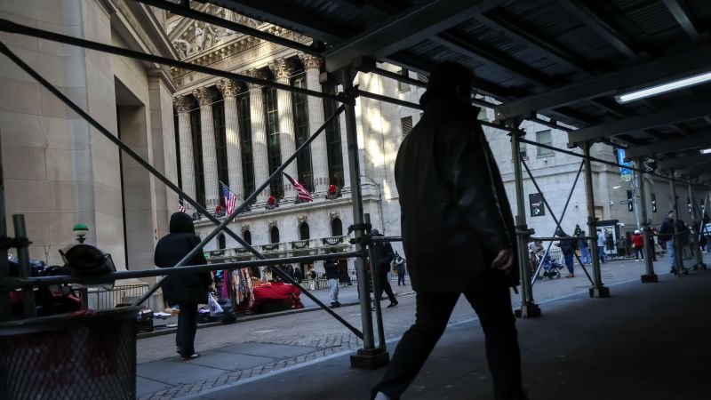 S&P 500 Eyes Potential for Four-Year Gains Amid Optimism and Risks for 2026 1 gettyimages 2252757267