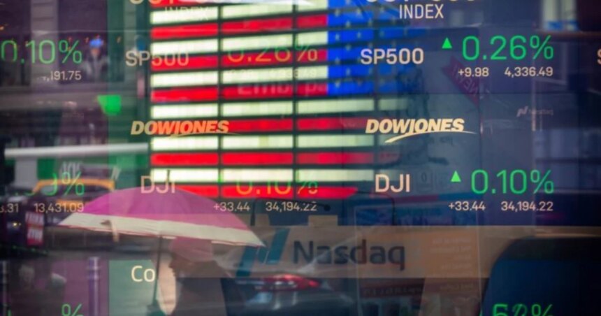 Economic Experts Split on Future Market Outlook Amidst Concerns of Recession and Overvaluation 1 stocks 1