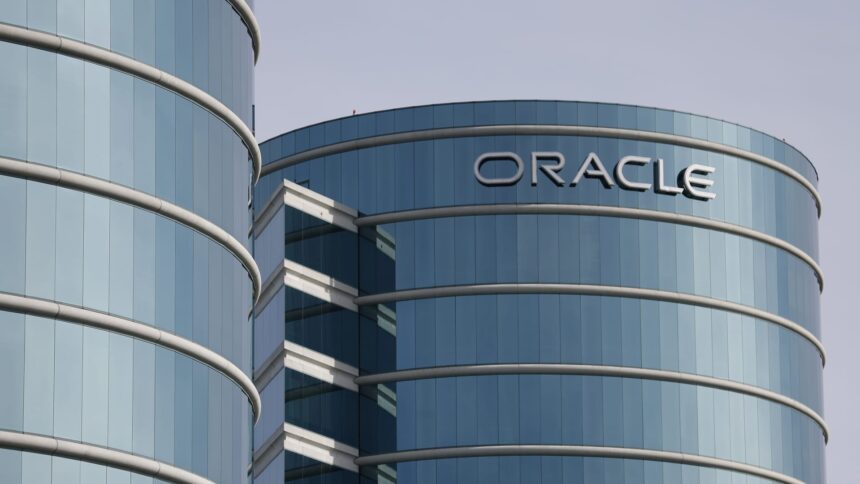 Oppenheimer Upgrades Oracle to Outperform, Sets Price Target at $185 1 108113602 1741633582507 gettyimages 2204393291 73a5201 8iunpbee