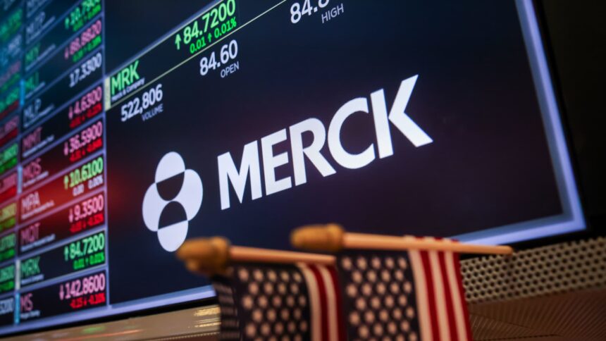 Dow Industrial Surges Over 500 Points as Health-Care Stocks Prepare to Report 1 108217779 1761657490524 gettyimages 2226754588 US STOCKS