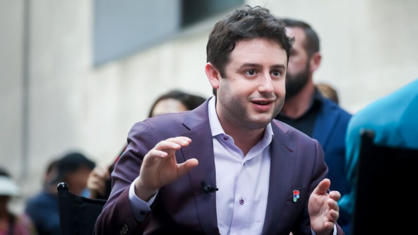 Figma shares rise 15% after positive earnings report and strong guidance 1 108266965 1771443021997 gettyimages 2227186723 FIGMA IPO