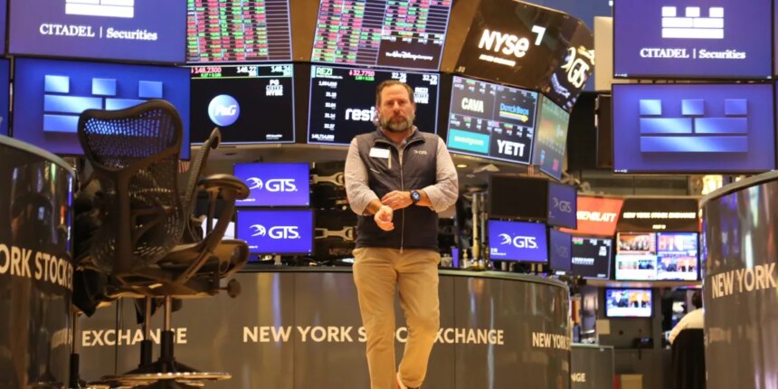 Capital Economics Warns of Potential Stock Market Bubble Burst in 2027 Amid Shift in U.S. Equities 1 GettyImages 2246558076 e1771863662676