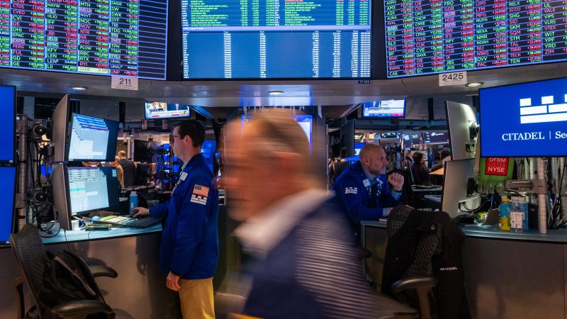 Investors Seek Protection Amid Tech Stock Volatility 1 gettyimages 2261448604