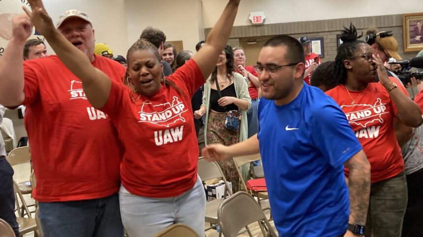 Volkswagen Workers in Chattanooga Ratify First Union Contract, Marking a Significant Win for UAW 1 urlhttp3A2F2Fnpr brightspot.s3.amazonaws.com2Fc62Ff62F50b38aa64f82aaf87adc502798172Fimg 549