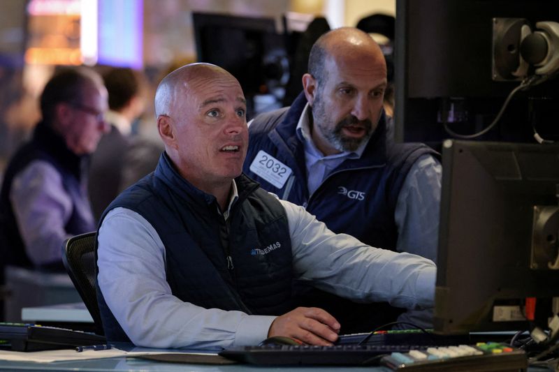 European Insurance Stocks Show Resilience Amid Conflict, With Mixed Sector Performance 1 moved LYNXMPEL4F0KU L