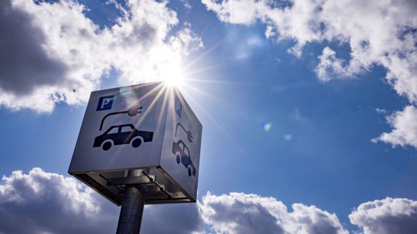 Electric Vehicle Batteries Lasting Longer Than Expected as Fleet Ages 1 urlhttp3A2F2Fnpr brightspot.s3.amazonaws.com2Ff02Fcd2F84caa9f94d62ab29340d609cfa792Fgettyim