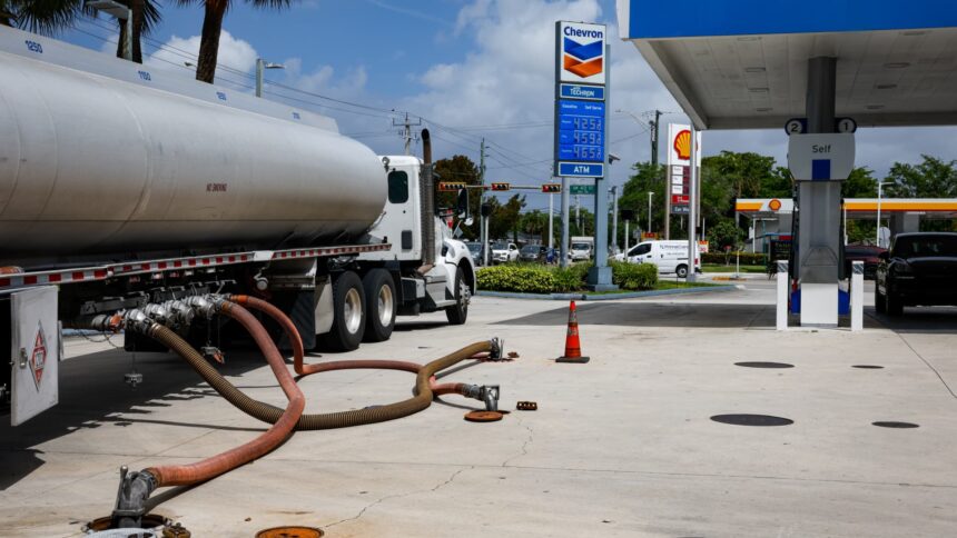 Market Volatility Expected as Iran War Influences Oil Prices and Inflation Data 1 108285574 1774979776413 gettyimages 2268681948 US FUEL