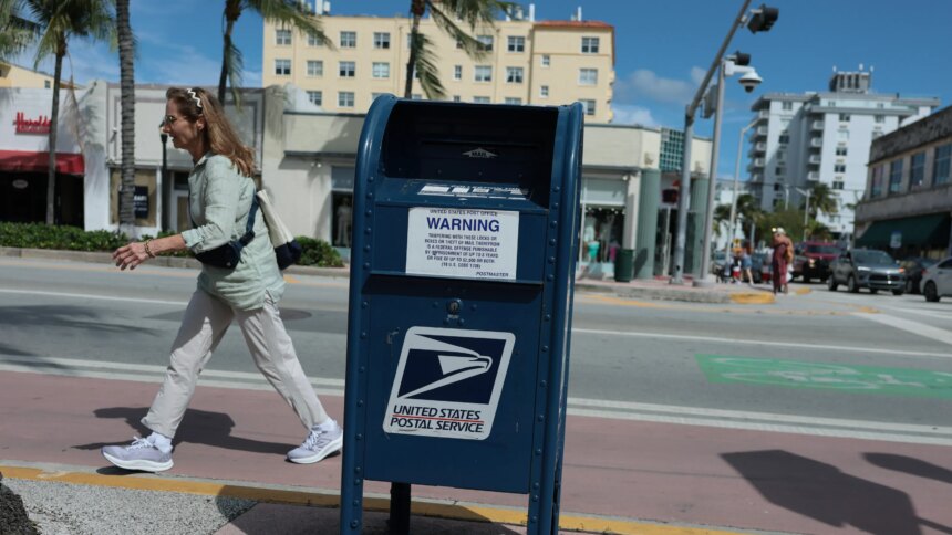 USPS Halts Workers' Retirement Payments Amid Financial Crisis 1 89539412007 2267440191