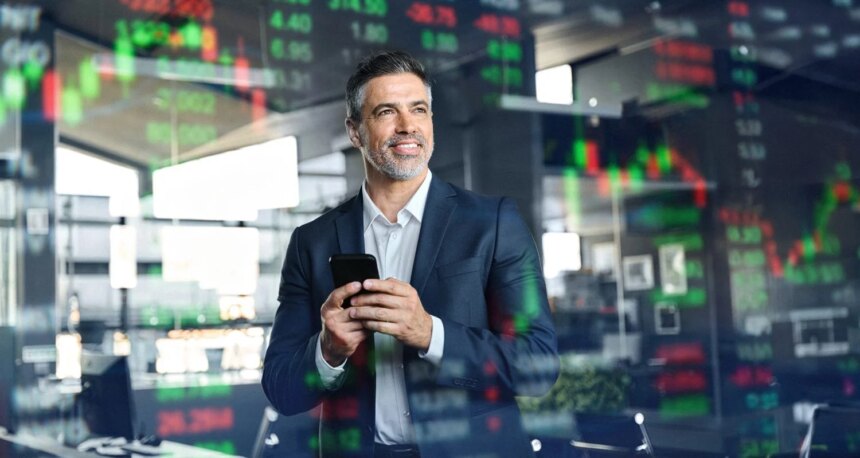 Coinbase CEO Reverses Stance on CLARITY Act, Clearing Path for Senate Vote 1 shutterstock 2716100325 huge licensed scaled