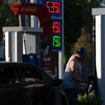 06biz econ gas lkwc facebookJumbo