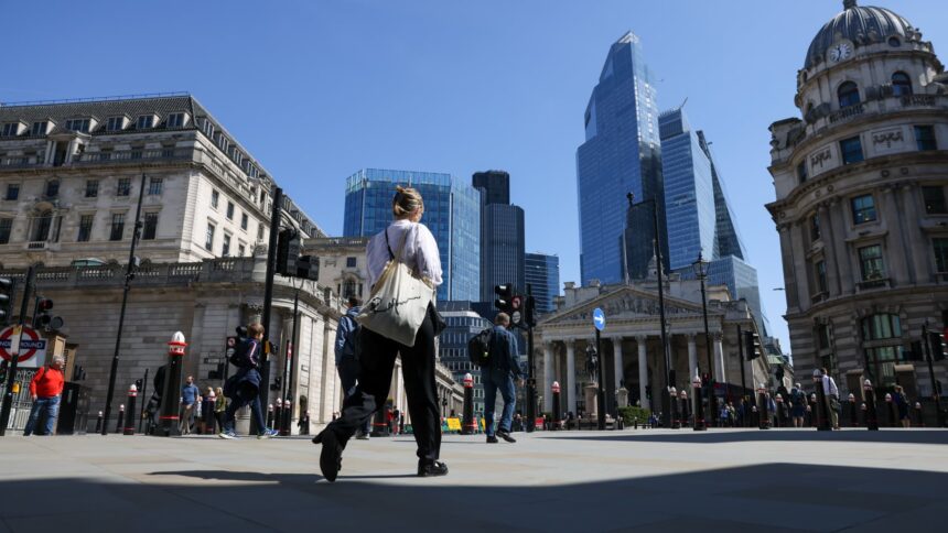 Bank of England Faces Divided Opinions on Interest Rate Cuts Amid Inflation Concerns 1 107413142 1715320924045 gettyimages 2151463824 UK BOE