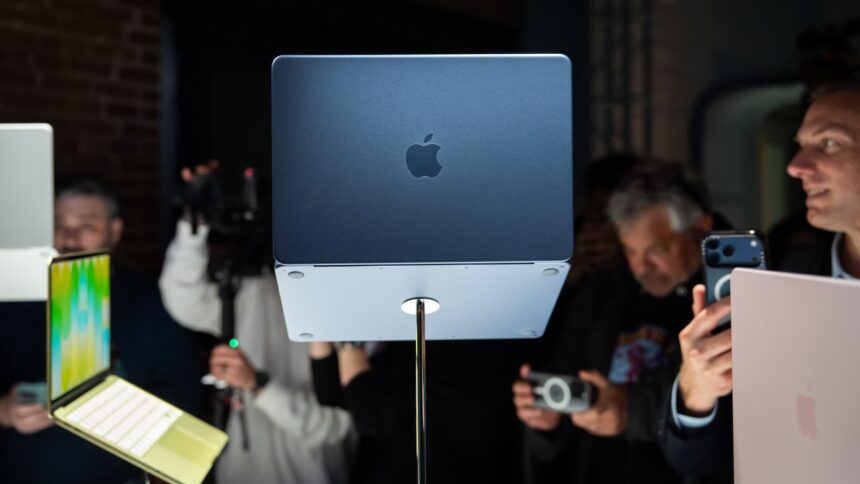 S&P 500 Hits Record Close as Apple and Dell Surge 1 108273478 1772635556929 gettyimages 2264175653 APPLE LAUNCH