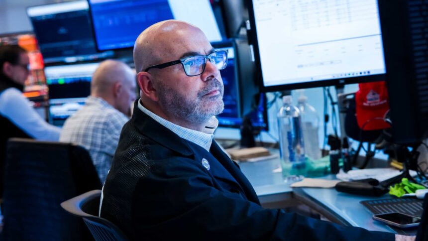 Traders Brace for Market Opening as Wall Street Mulls Ceasefire Developments and Economic Reports 1 108313251 1779982389070 Traders Photo 20260528 KK PRESS 001