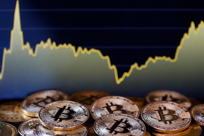 Peter Schiff Claims Bitcoin Is a "Pyramid Scheme" Despite Contradictory On-Chain Data 1 15a8cd880bc39aabbd1cf901965175ea