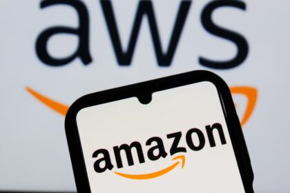 108272478 1772503866786 gettyimages 2240913636 AFS AmazonLogoPhotoIlustration 4